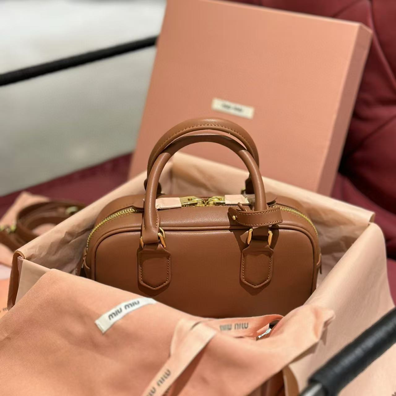 M1UM1U 高品質ハンドバッグ【 50％割引+送料無料】