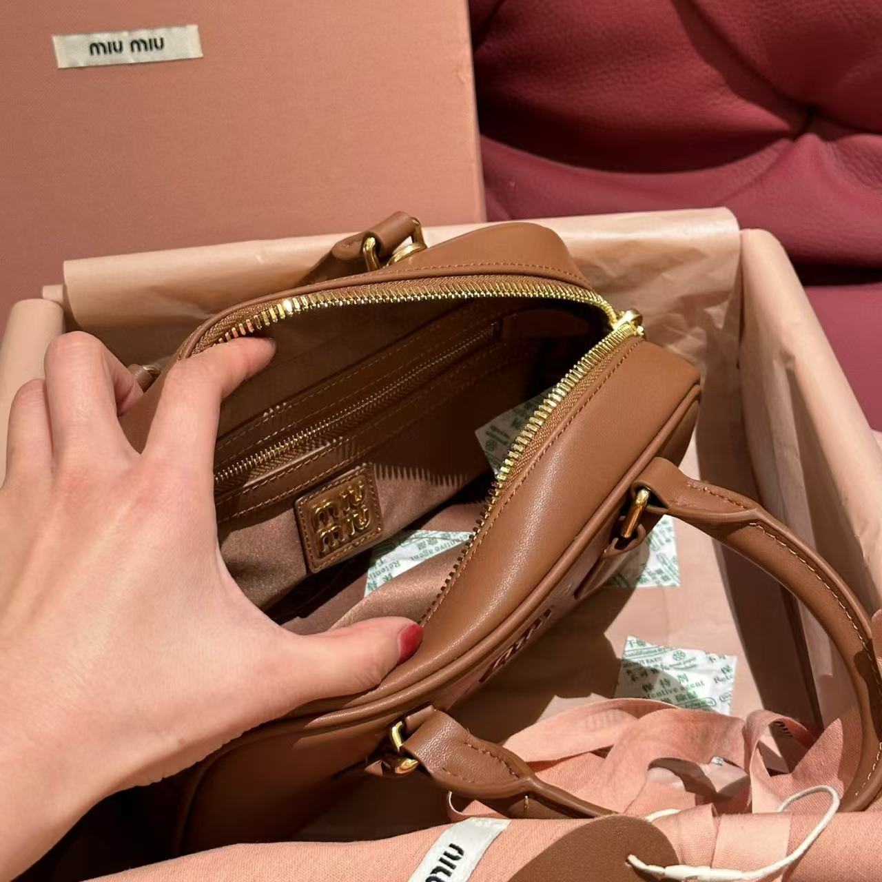 M1UM1U 高品質ハンドバッグ【 50％割引+送料無料】