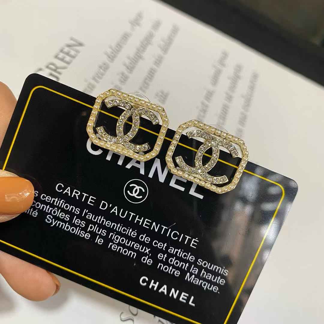 CHANE1 スクエア ダイヤモンド ダブル C スタッド イヤリング【 50％割引+送料無料】