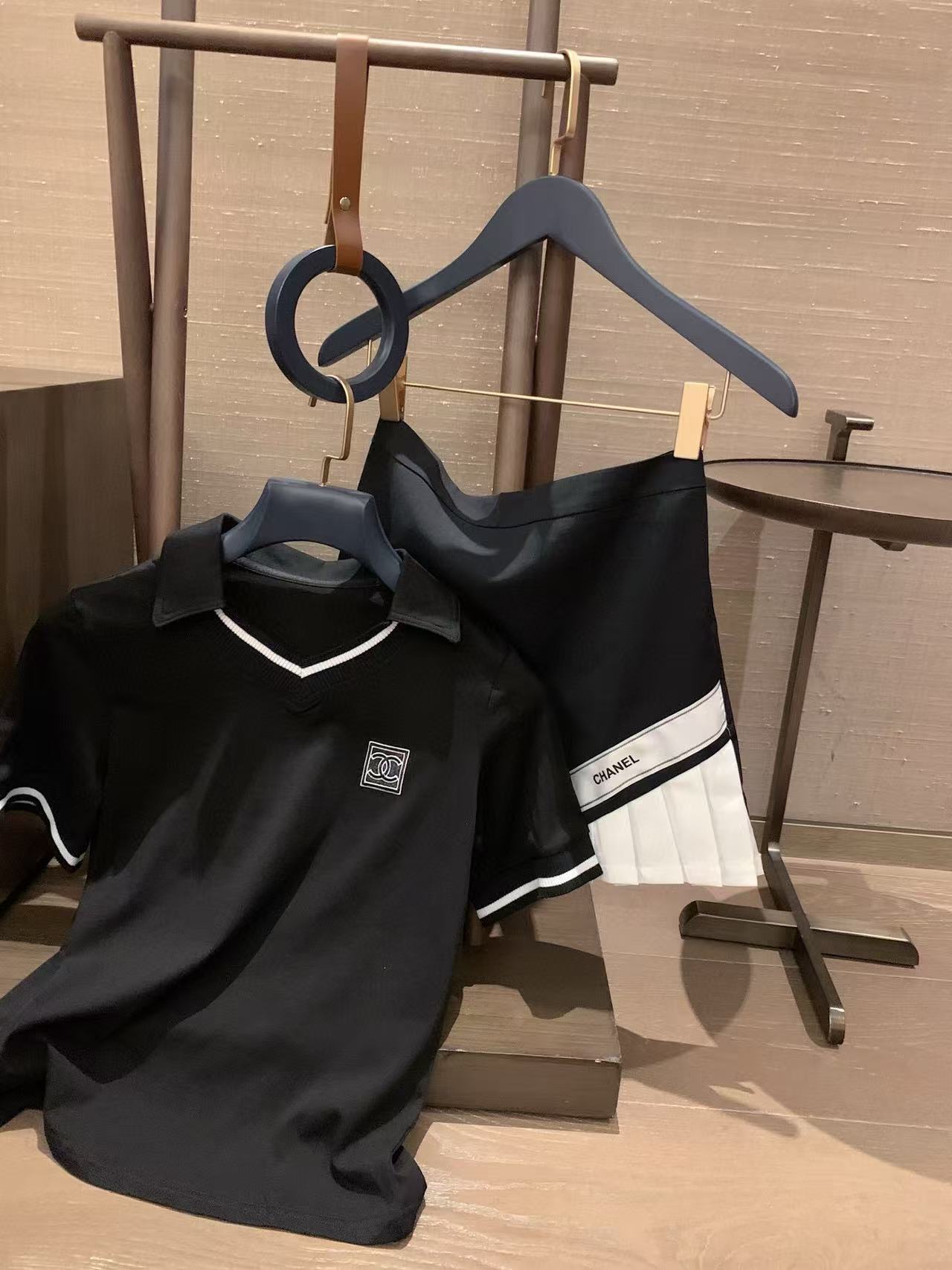 CHANE1 Vネックトップス＋スカート2点セット【 50％割引+送料無料】