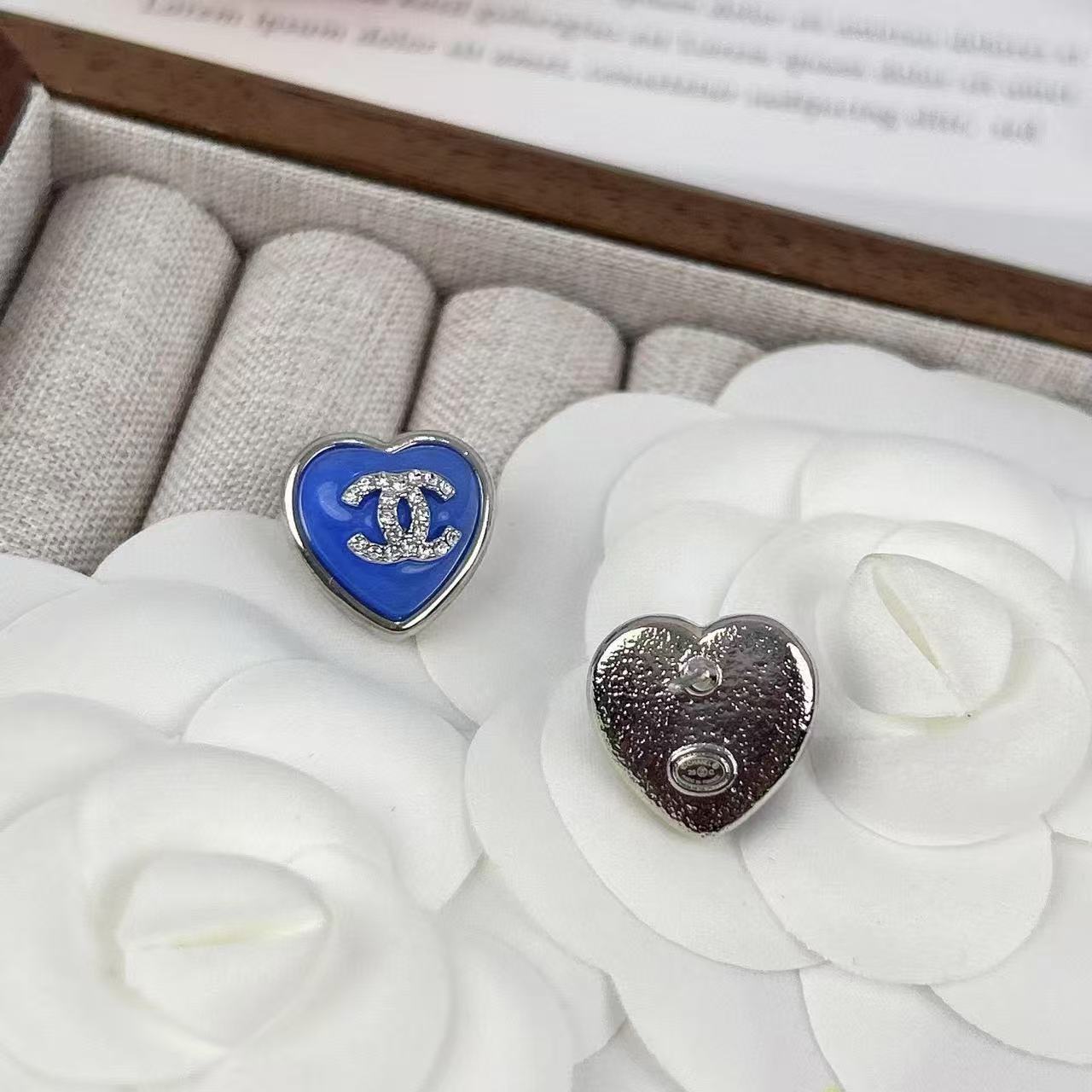 CHANE1 ブルーハートイヤリング【 50％割引+送料無料】