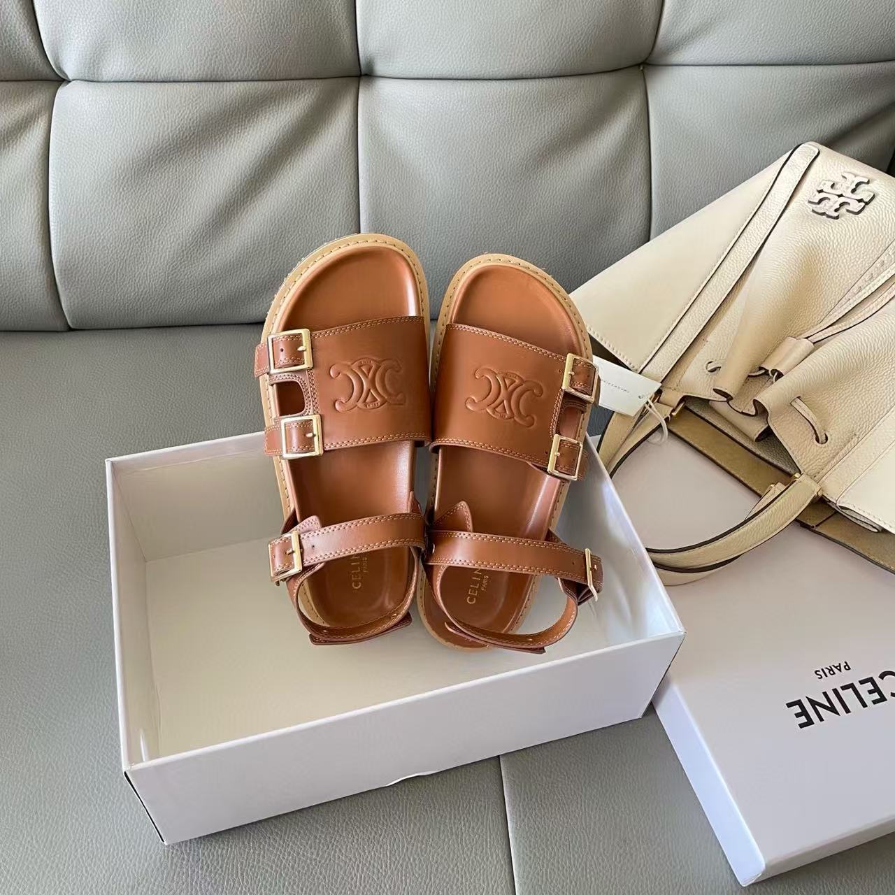 CEL1NE 凱旋門サンダル【50％割引+送料無料】