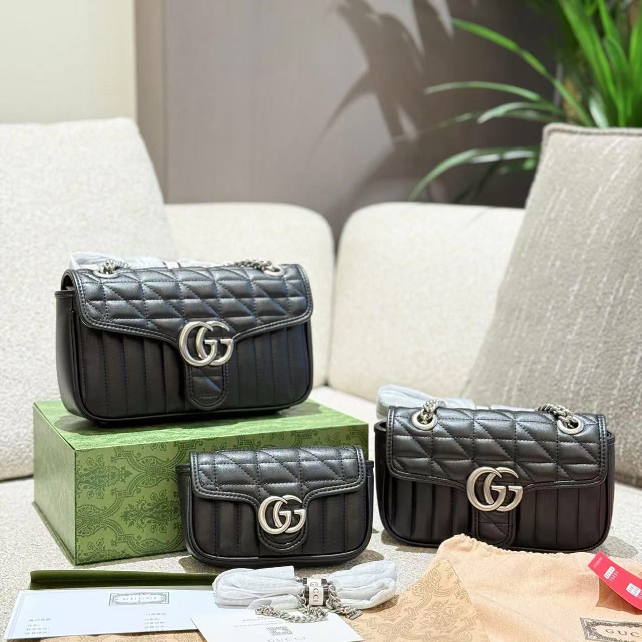 GUCC1 レザーチェーン アンダーアームバッグ【50％割引+送料無料】