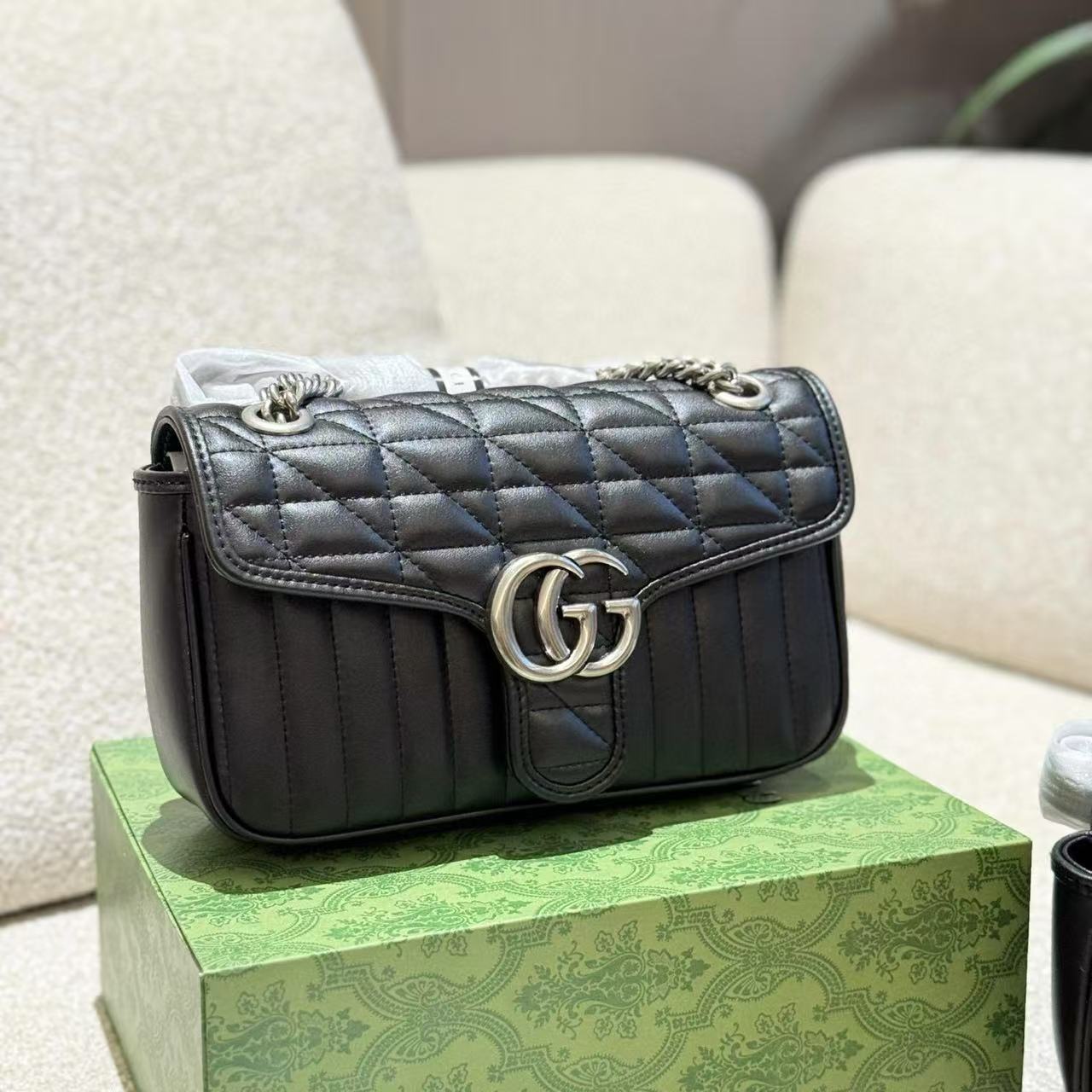 GUCC1 レザーチェーン アンダーアームバッグ【50％割引+送料無料】