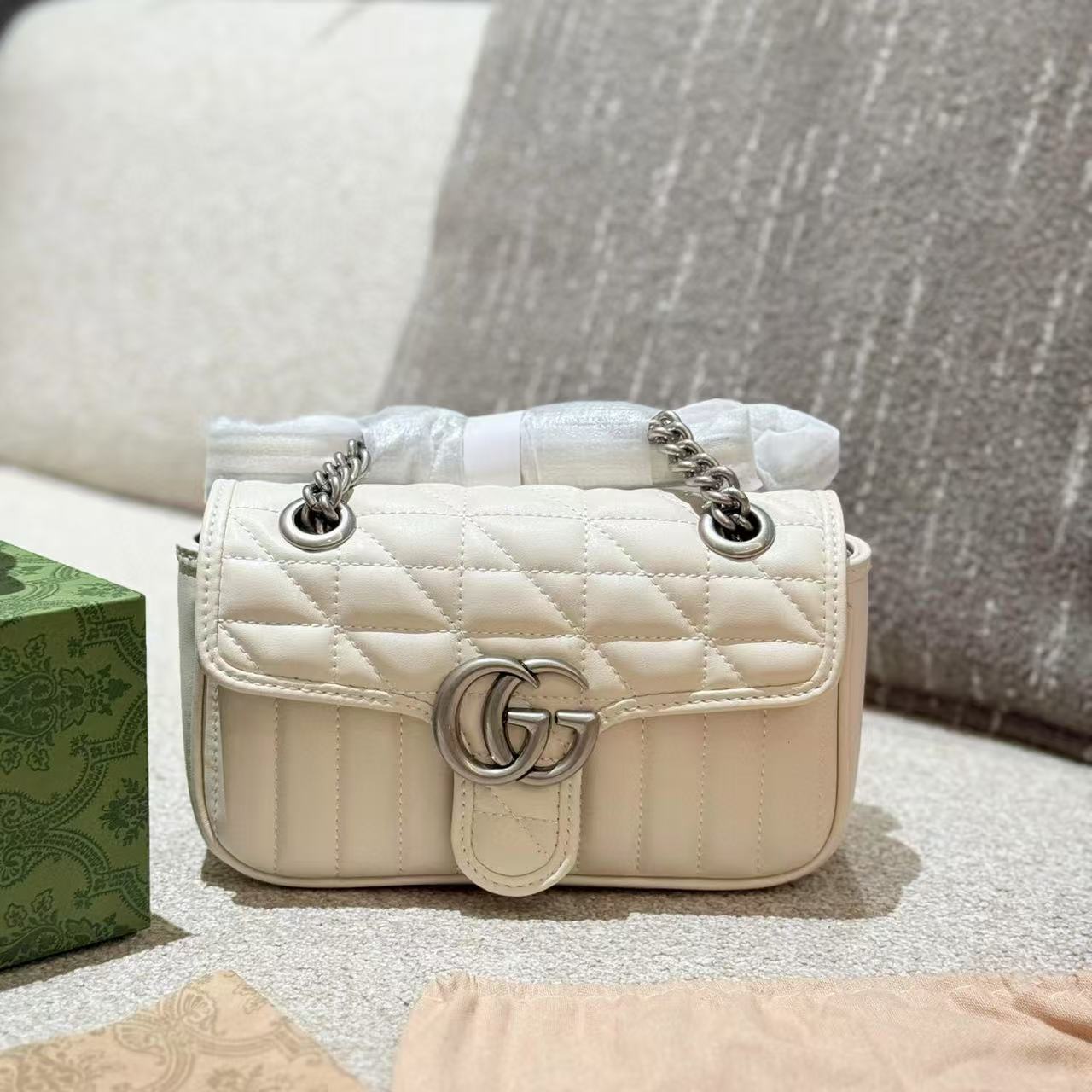 GUCC1 レザーチェーン アンダーアームバッグ【50％割引+送料無料】