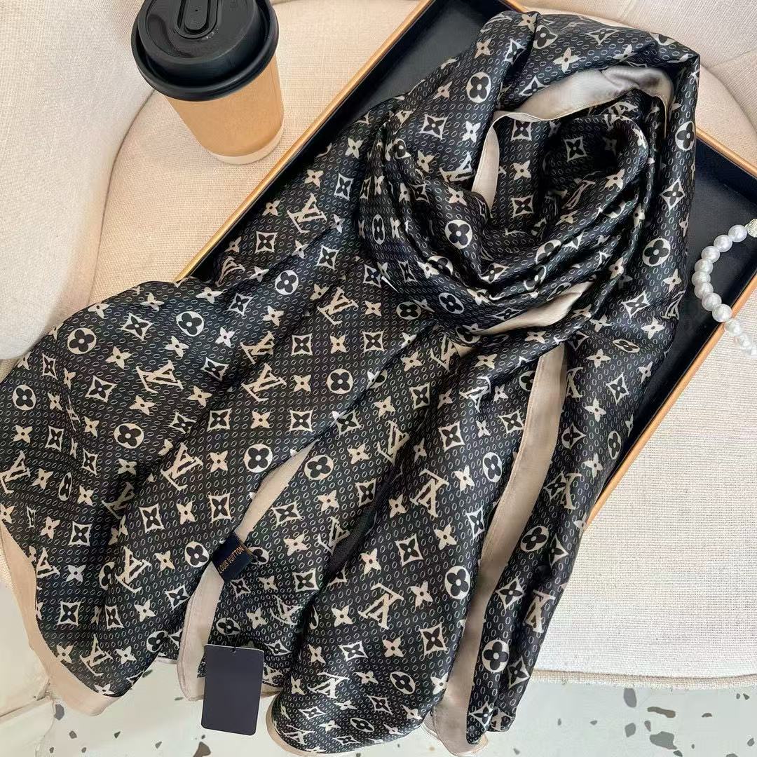 LVフルロゴプリントスカーフ【 50％割引+送料無料】