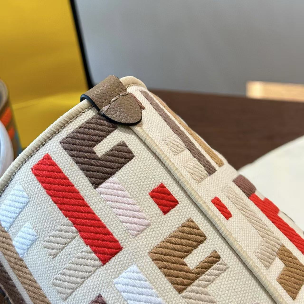 FEND1FF カラフルバスケットバッグ【 50％割引+送料無料】