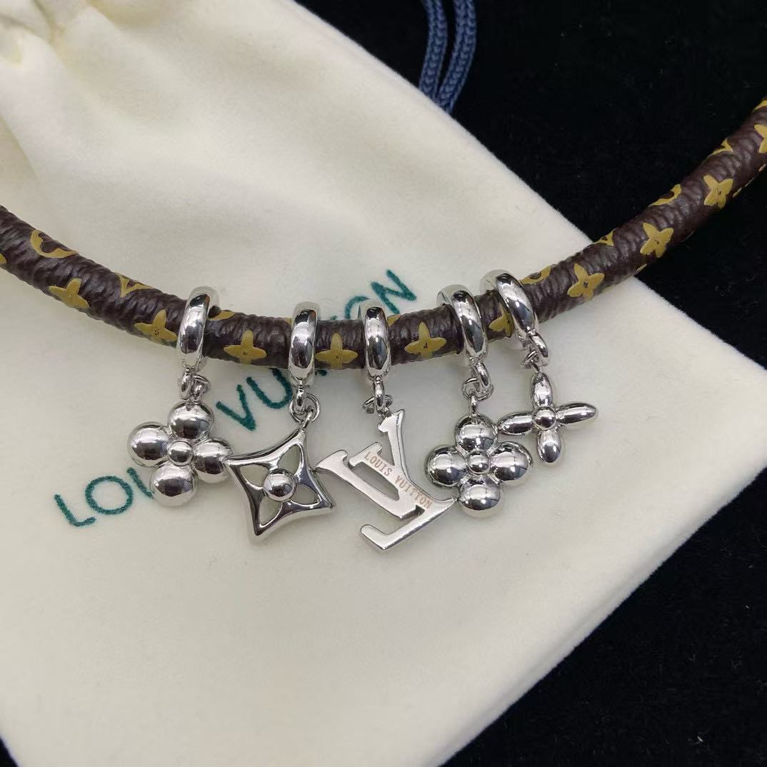 LV老眼用レザーコードブレスレット【 50％割引+送料無料】