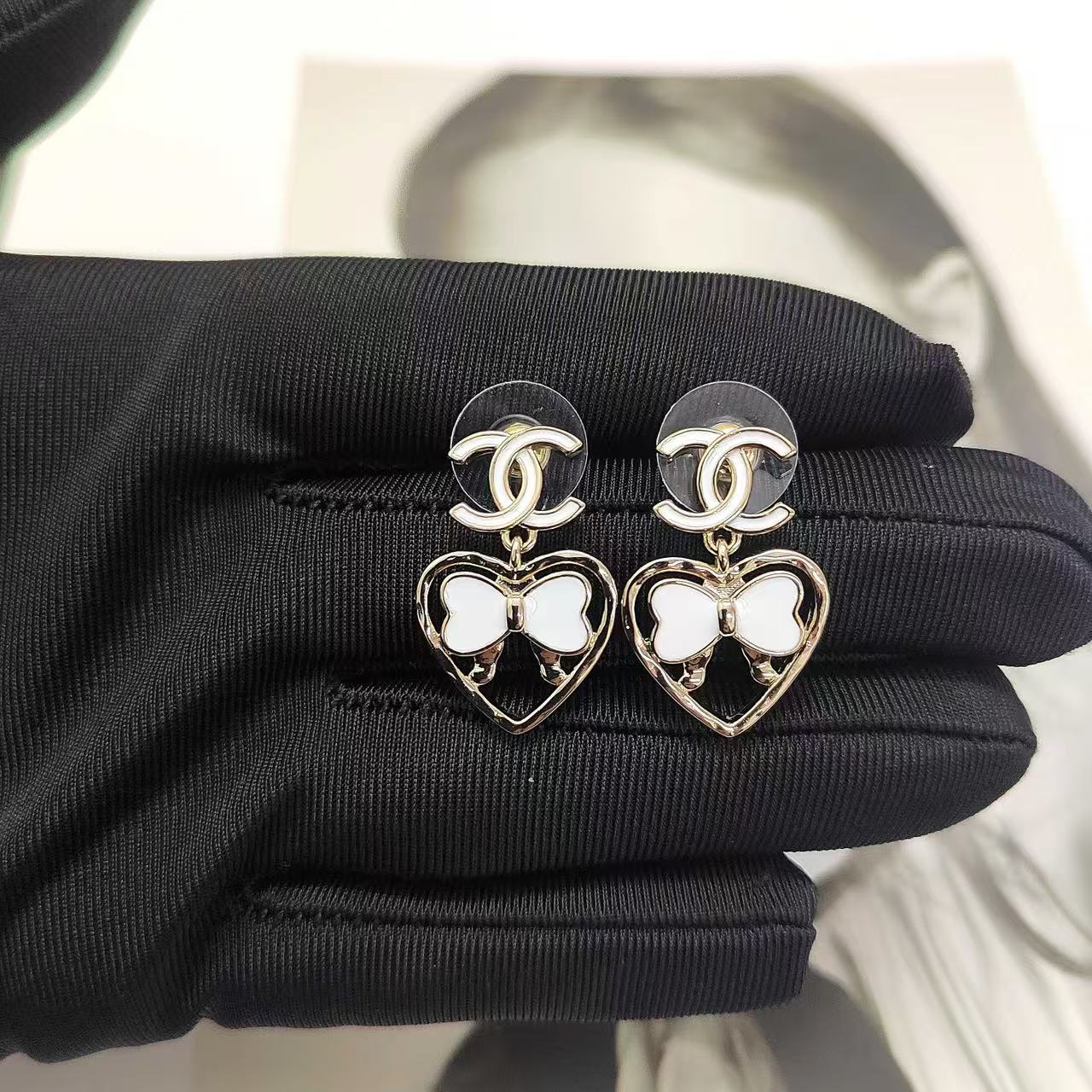 CHANE1 リボンハート イヤリング【 50％割引+送料無料】