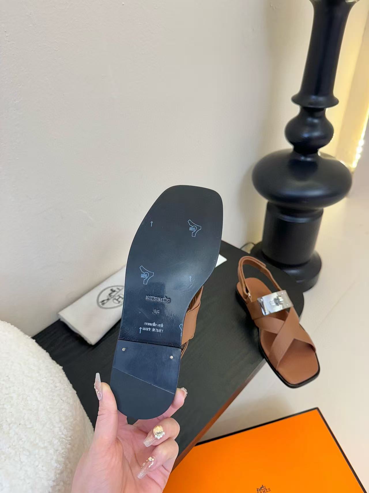 HERME5 高品質 Hバックルサンダル【50％割引+送料無料】🎈