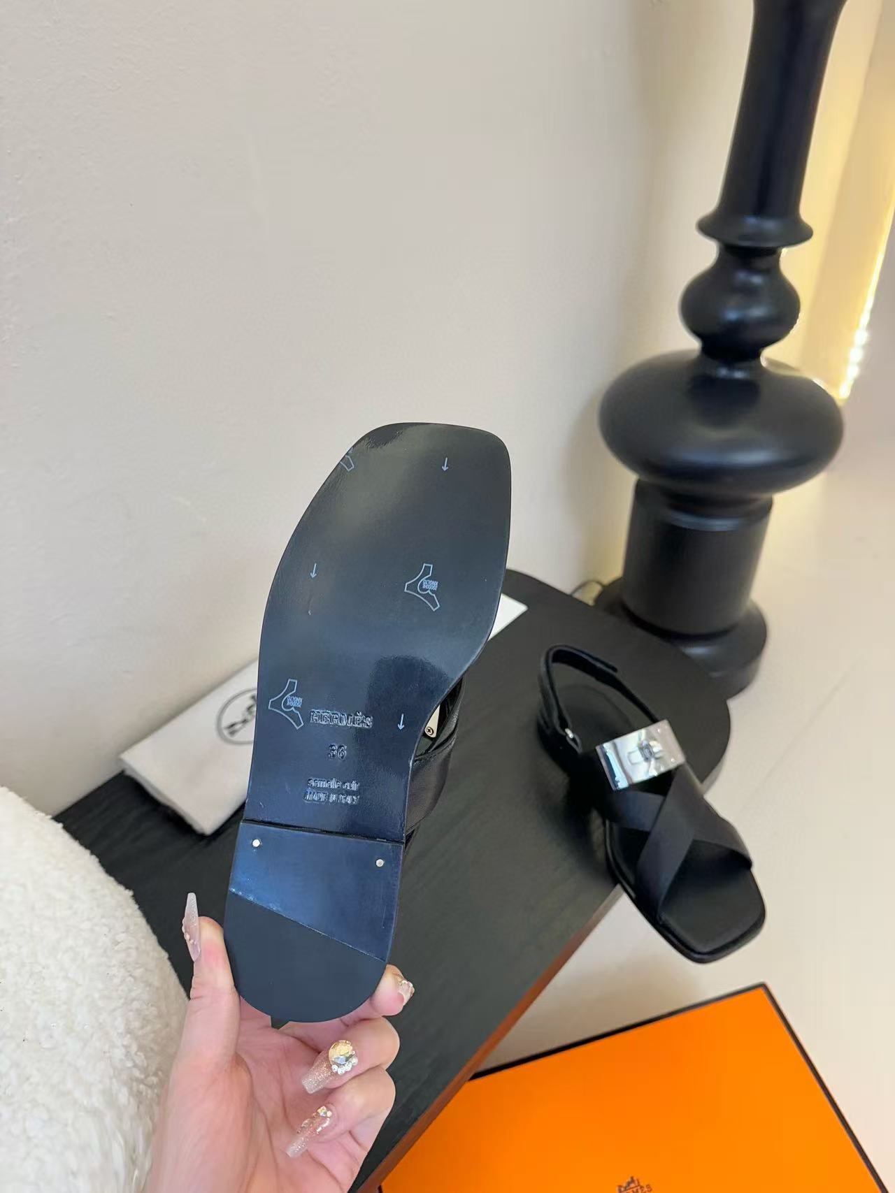 HERME5 高品質 Hバックルサンダル【50％割引+送料無料】🎈