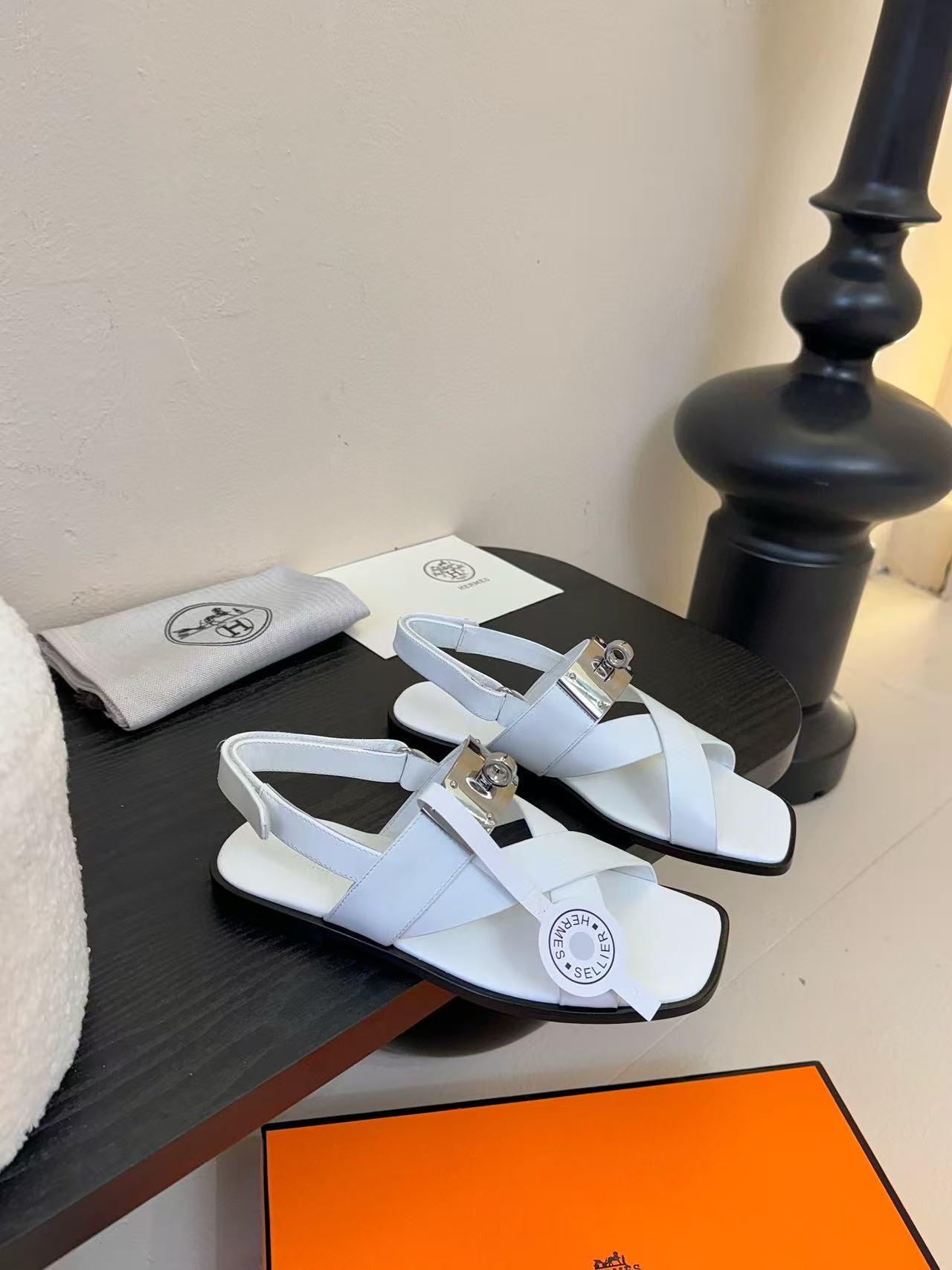 HERME5 高品質 Hバックルサンダル【50％割引+送料無料】🎈