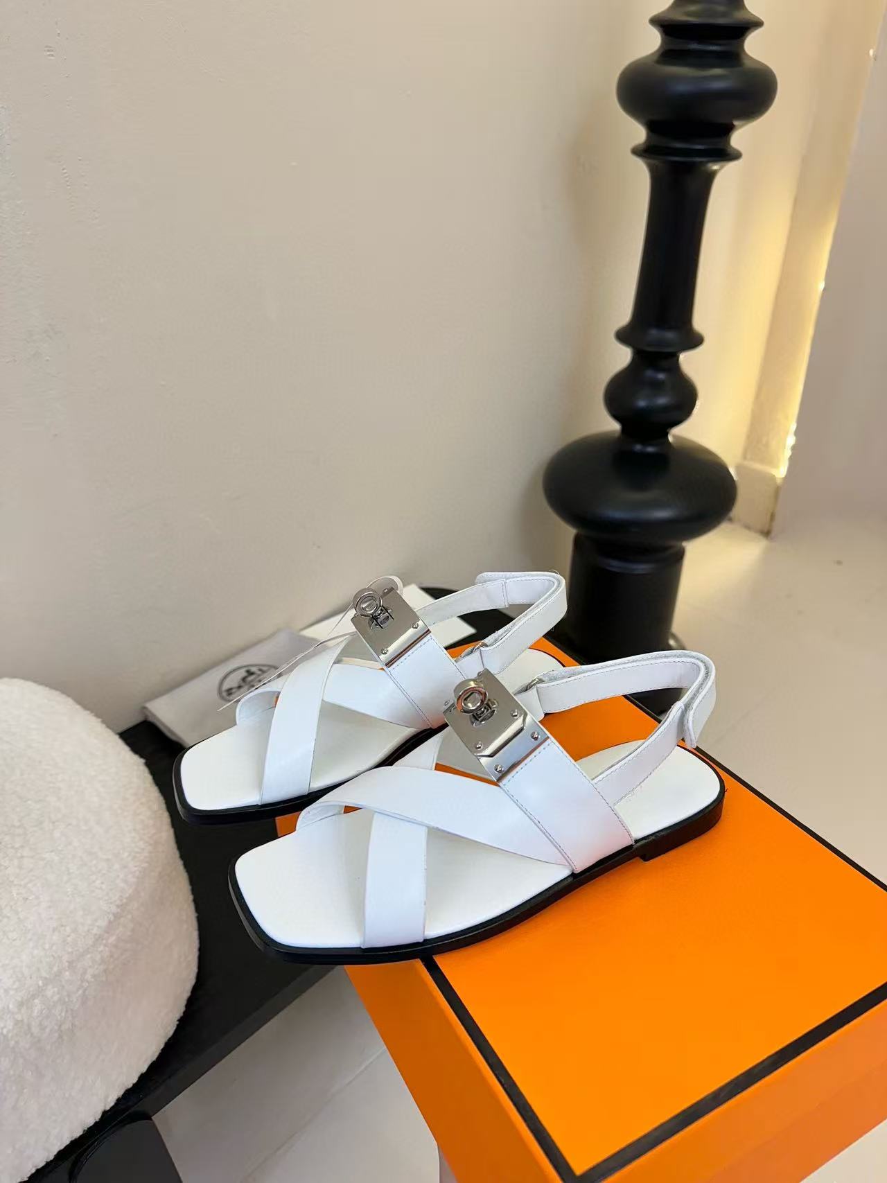 HERME5 高品質 Hバックルサンダル【50％割引+送料無料】🎈