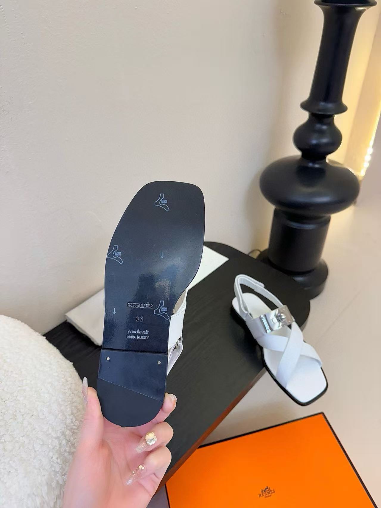 HERME5 高品質 Hバックルサンダル【50％割引+送料無料】🎈