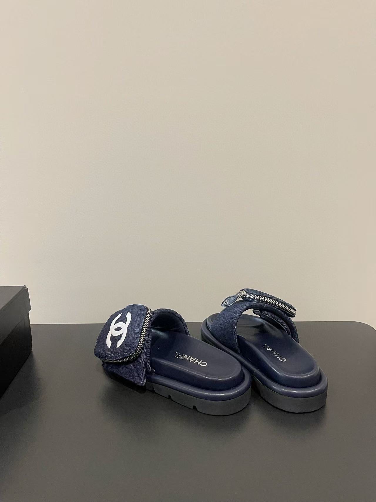 CHANE1 高品質 大きなロゴ ジッパー 厚底スリッパ【50％割引+送料無料】