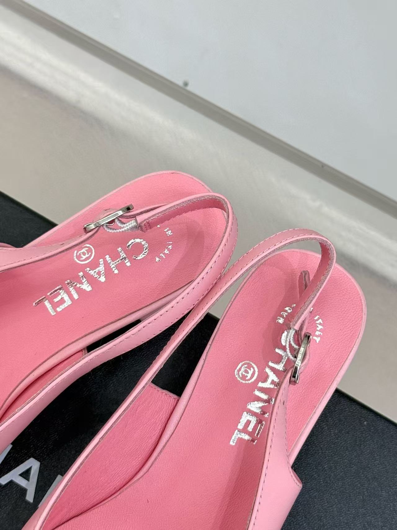 CHANE1 高品質ダブルCカラーマッチングローヒール【50％割引+送料無料】