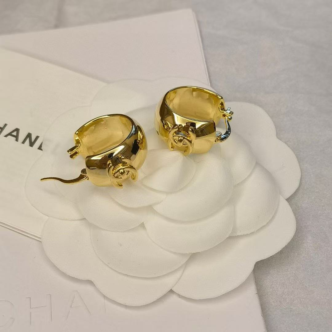 CHANE1 ダブルCイヤリング【 50％割引+送料無料】