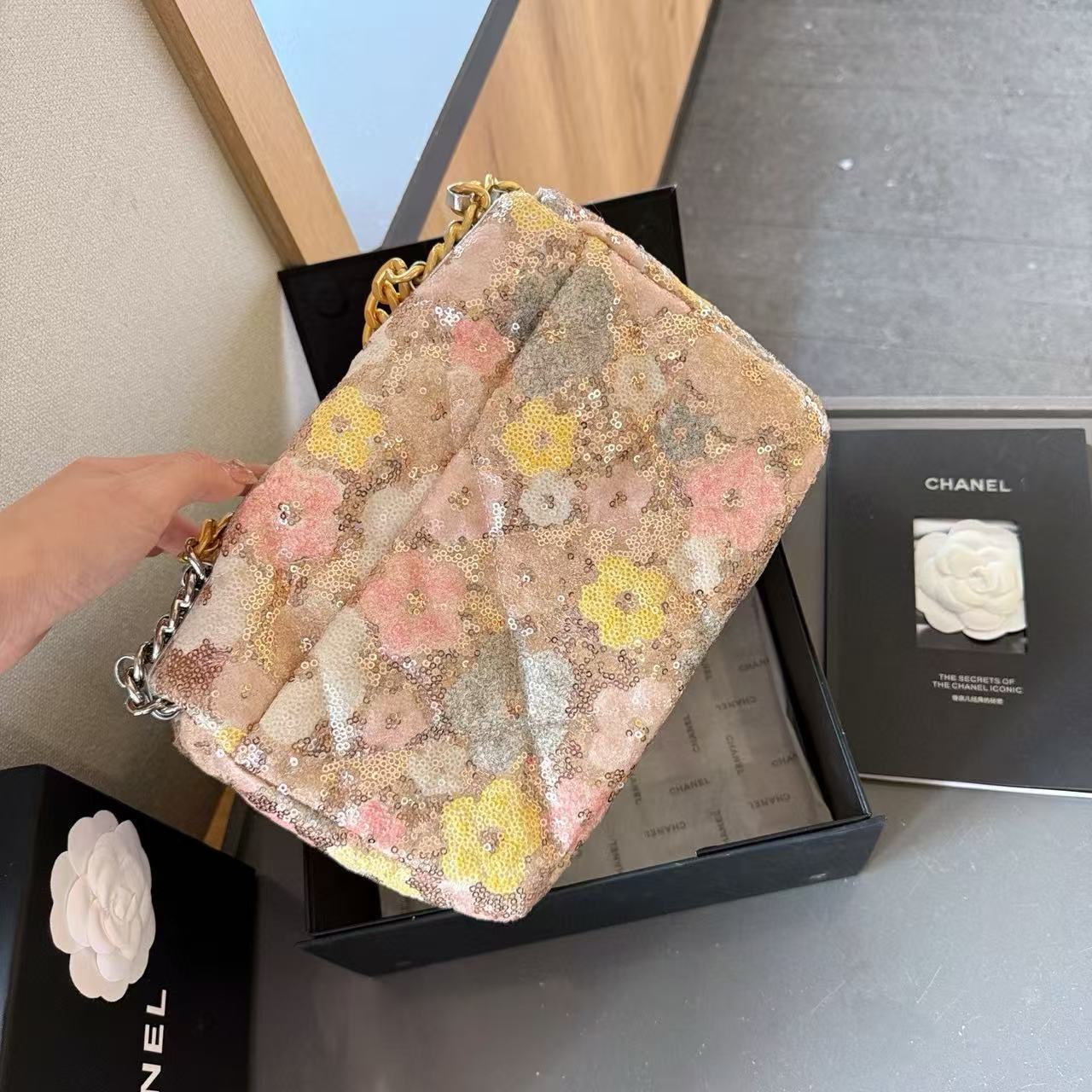 CHANE1 フラワースパンコールショルダーバッグ【 50％割引+送料無料】