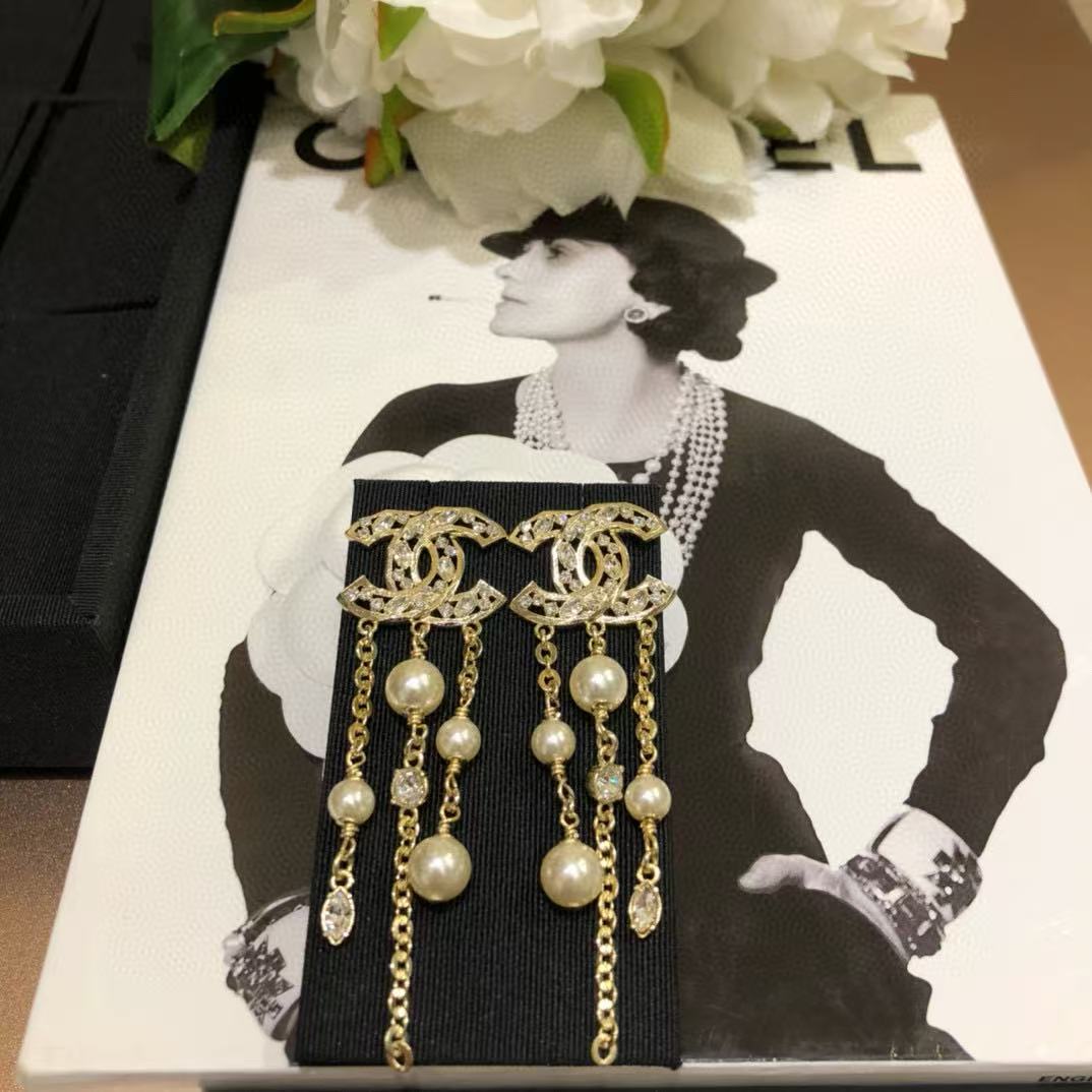 CHANE1 タッセルパールイヤリング【 50％割引+送料無料】