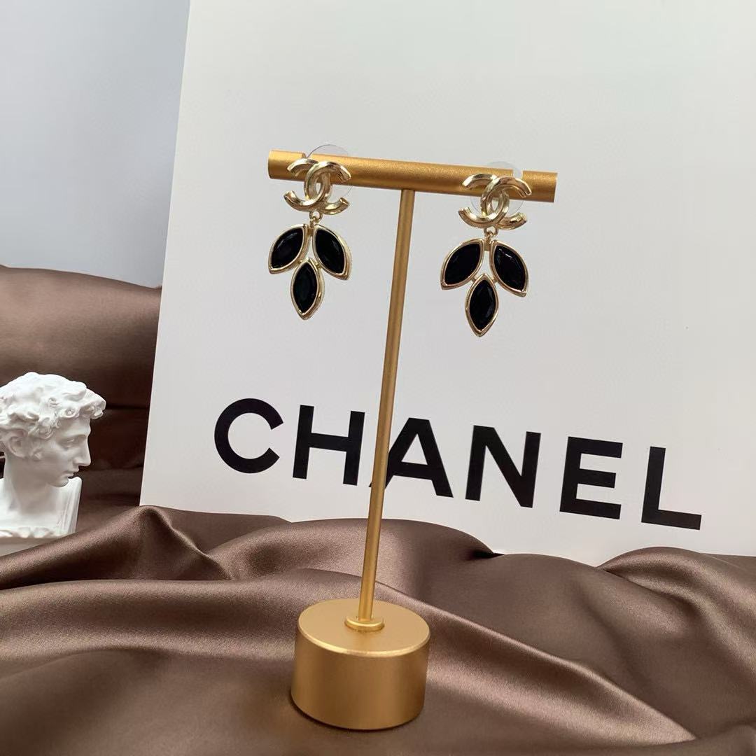 CHANE1 リーフダブルCイヤリング【 50％割引+送料無料】