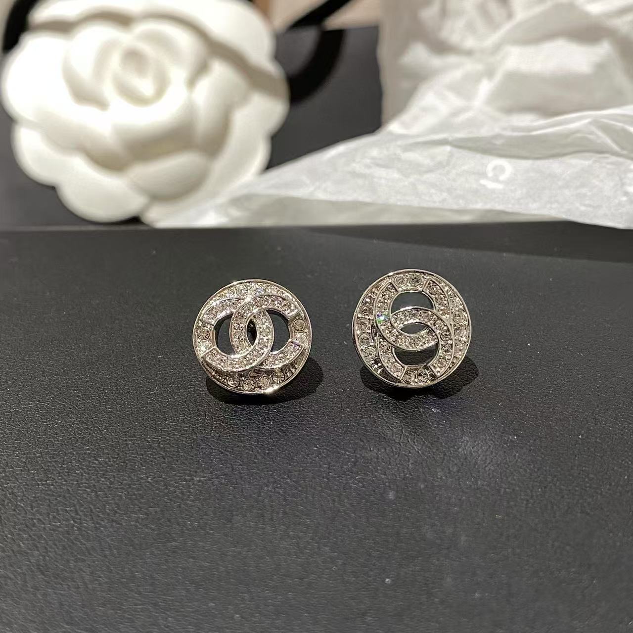 CHANE1 ダブルC ダイヤモンド イヤリング【 50％割引+送料無料】