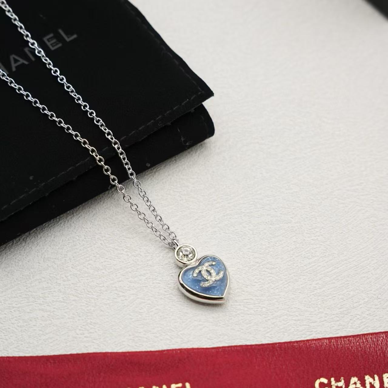 CHANE1 ダブルC ブルーハートネックレス【 50％割引+送料無料】