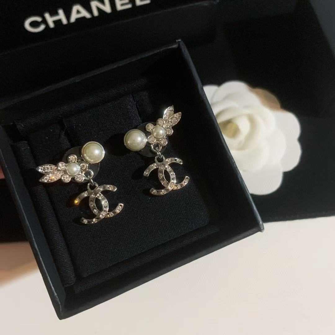 CHANE1 カメリアパールピアス【 50％割引+送料無料】