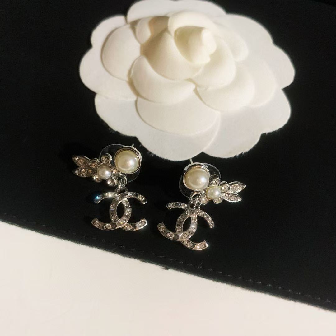 CHANE1 カメリアパールピアス【 50％割引+送料無料】