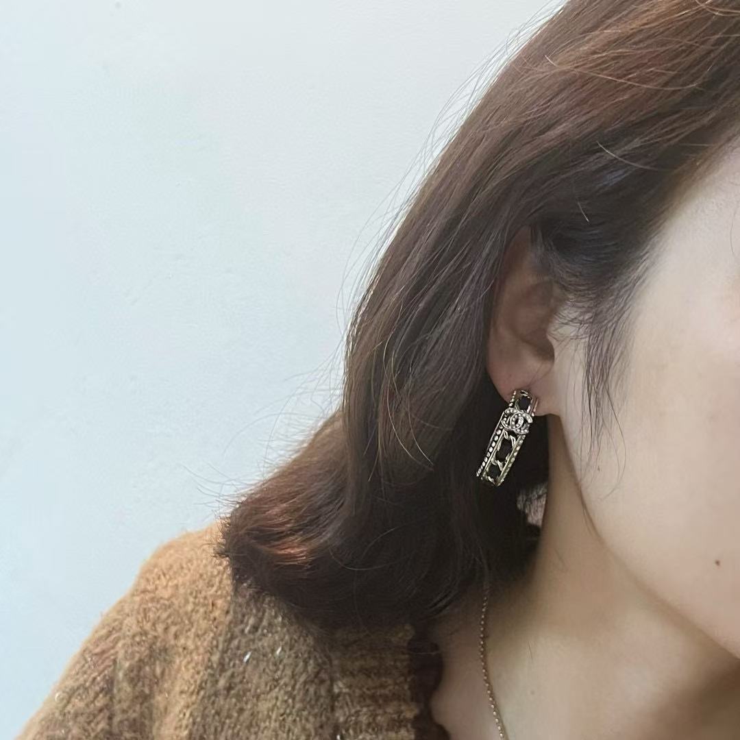 CHANE1 ダブルCレザーイヤリング【 50％割引+送料無料】