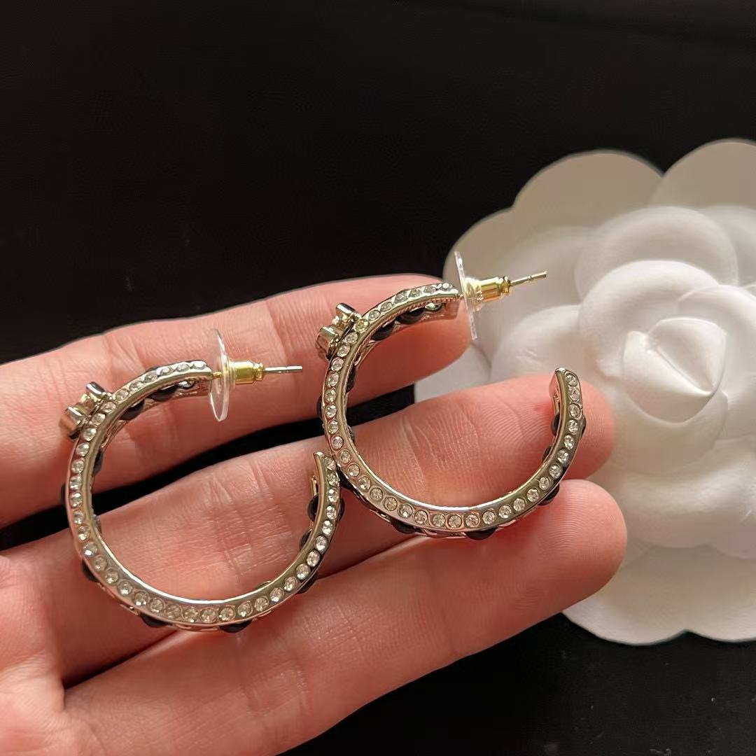 CHANE1 ダブルCレザーイヤリング【 50％割引+送料無料】