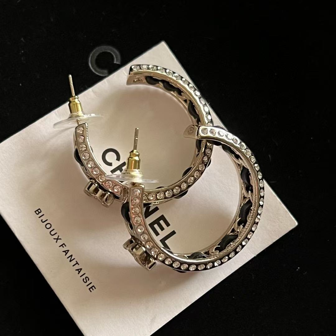 CHANE1 ダブルCレザーイヤリング【 50％割引+送料無料】