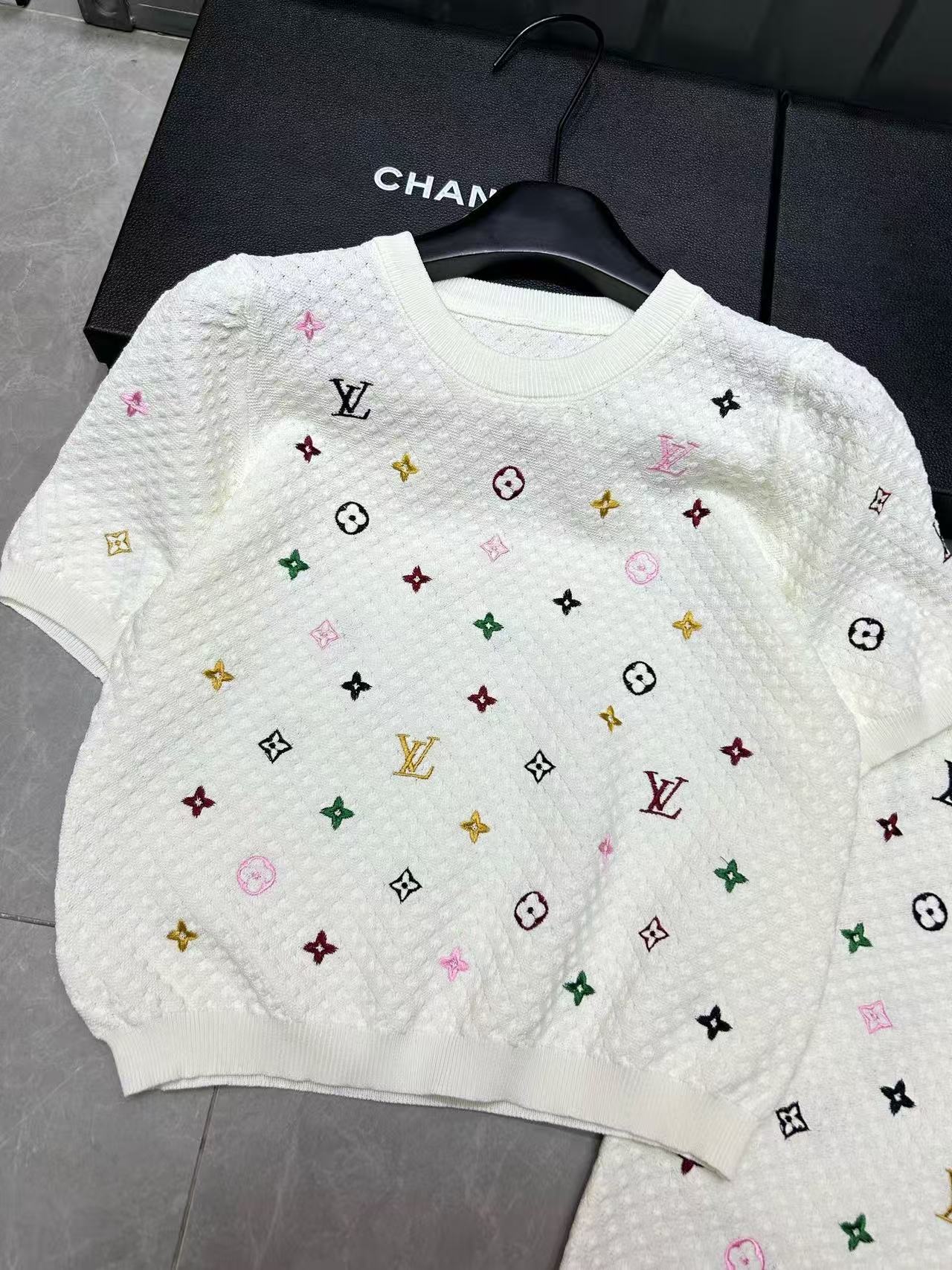 LVカラーロゴウール半袖2点セット【 50％割引+送料無料】