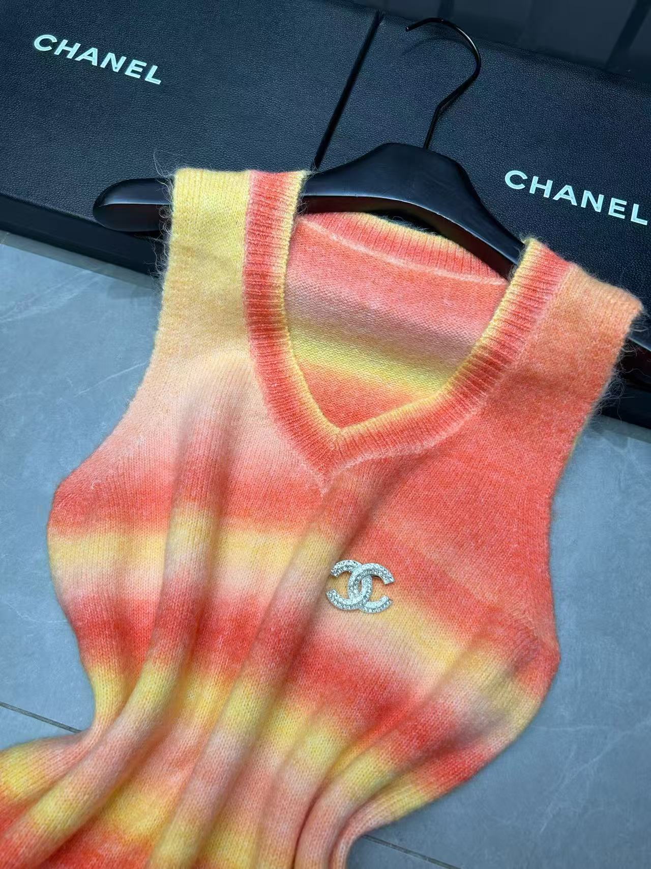 CHANE1 Vネックカラーブロックノースリーブドレス【 50％割引+送料無料】