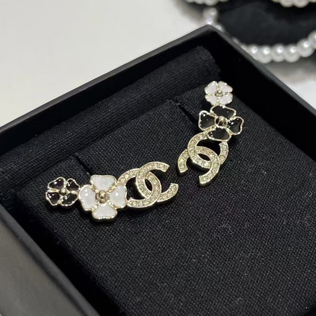 CHANE1 エナメル 四つ葉のクローバー イヤリング【 50％割引+送料無料】