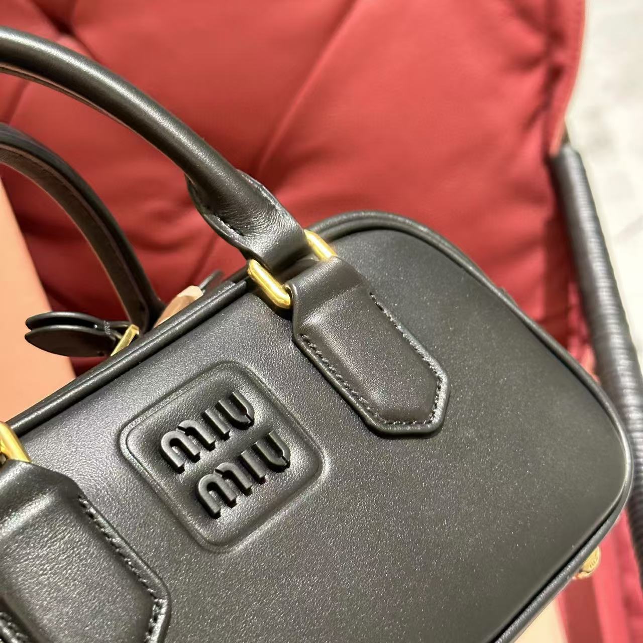 M1UM1U 高品質牛革ハンドバッグ【 50％割引+送料無料】