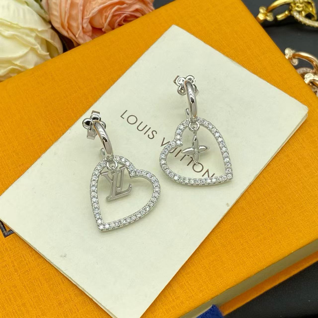 LV ハート型ダイヤモンドイヤリング【 50％割引+送料無料】