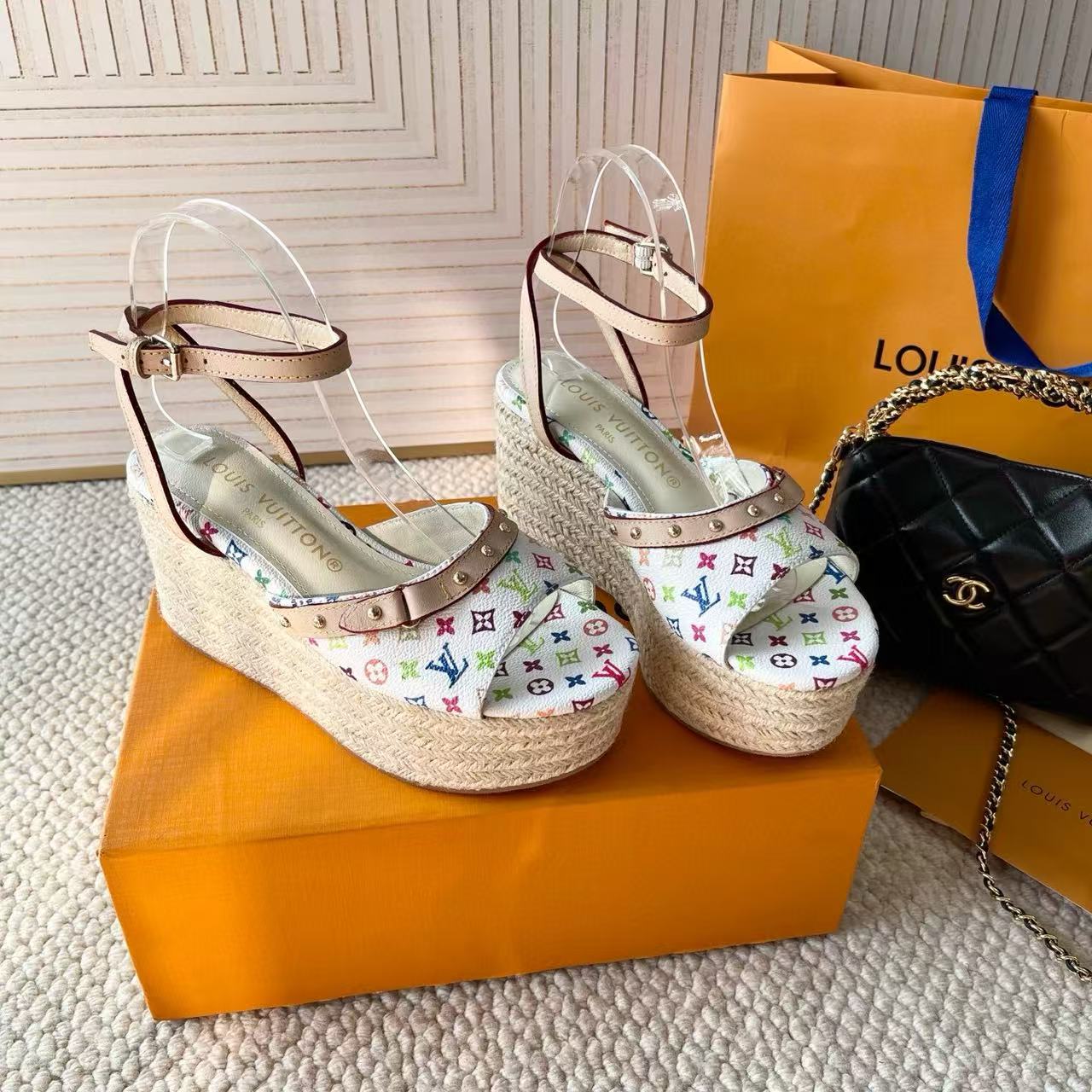 LV 高品質ストローハイヒールサンダル【50％割引+送料無料】