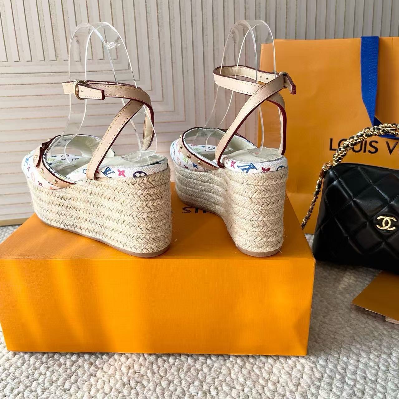 LV 高品質ストローハイヒールサンダル【50％割引+送料無料】