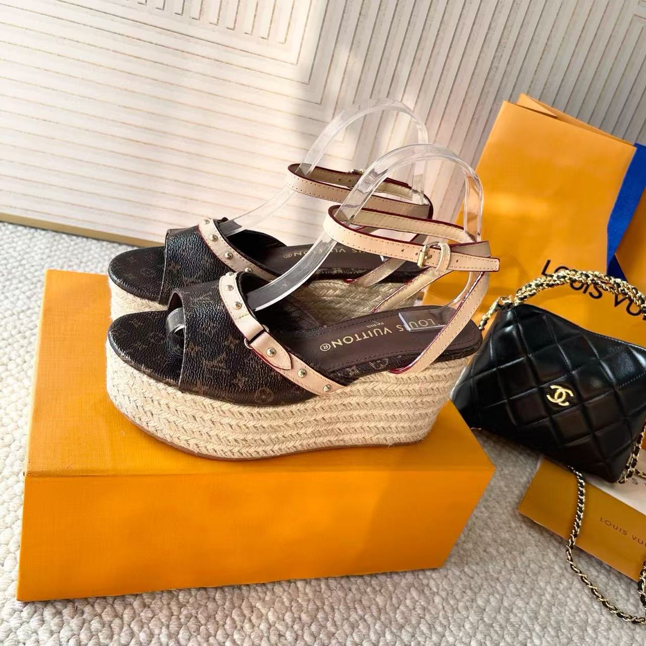 LV 高品質ストローハイヒールサンダル【50％割引+送料無料】