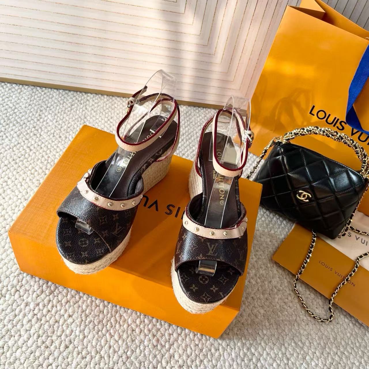 LV 高品質ストローハイヒールサンダル【50％割引+送料無料】