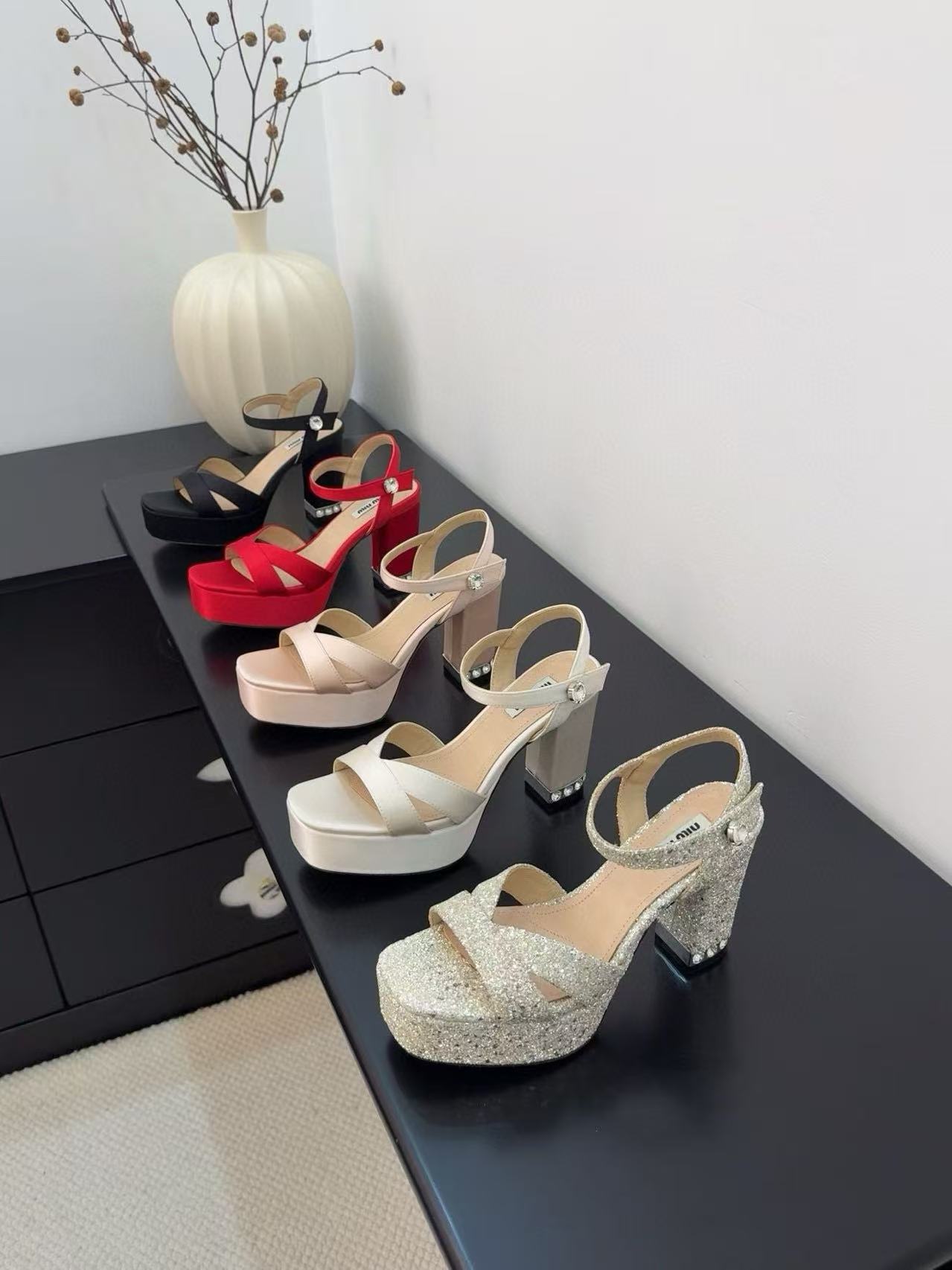 M1UM1U 高品質ダイヤモンド入りハイヒールサンダル【50％割引+送料無料】