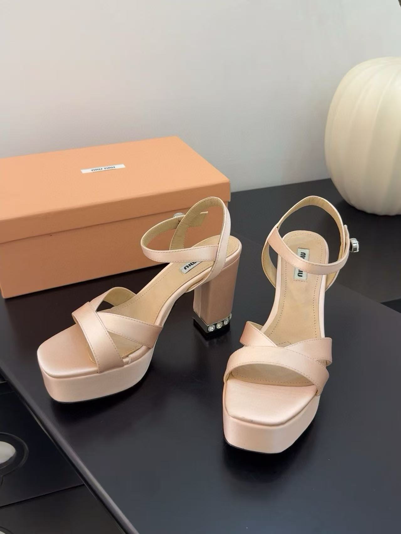 M1UM1U 高品質ダイヤモンド入りハイヒールサンダル【50％割引+送料無料】