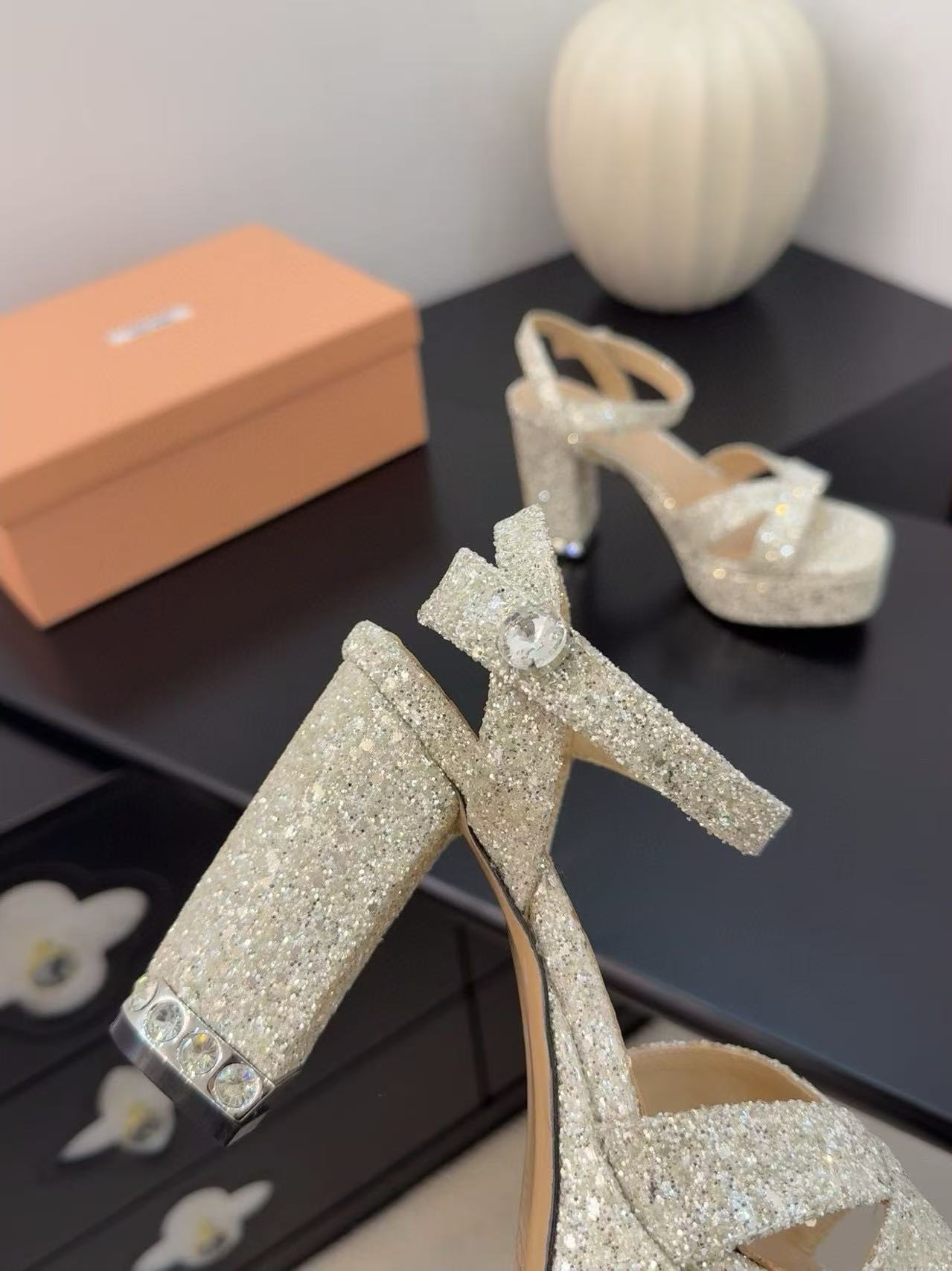 M1UM1U 高品質ダイヤモンド入りハイヒールサンダル【50％割引+送料無料】