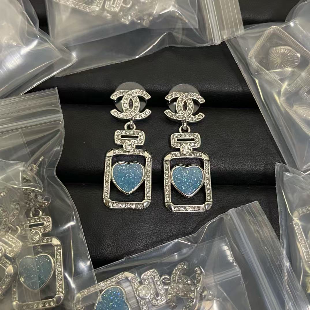 CHANE1 ダブルCハートイヤリング【 50％割引+送料無料】