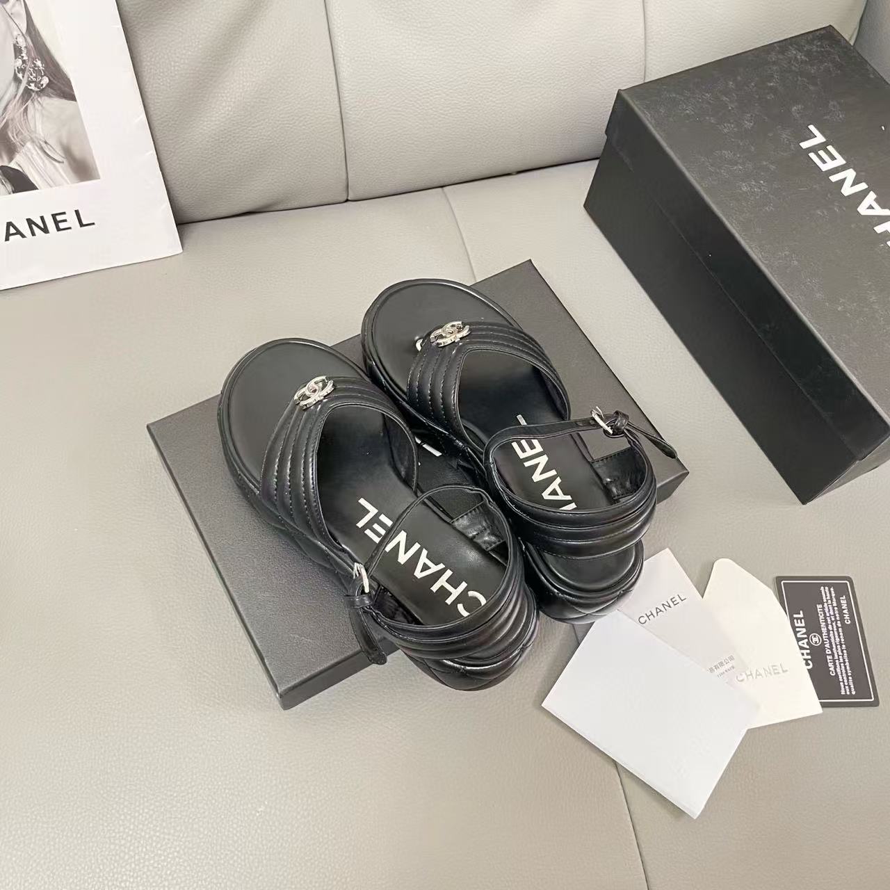 CHANE 1 ダブルC 厚底サンダル【50％割引+送料無料】