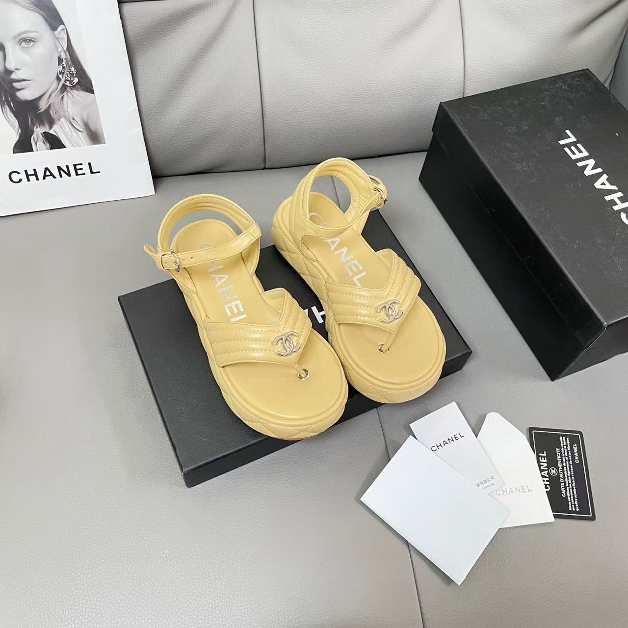 CHANE 1 ダブルC 厚底サンダル【50％割引+送料無料】
