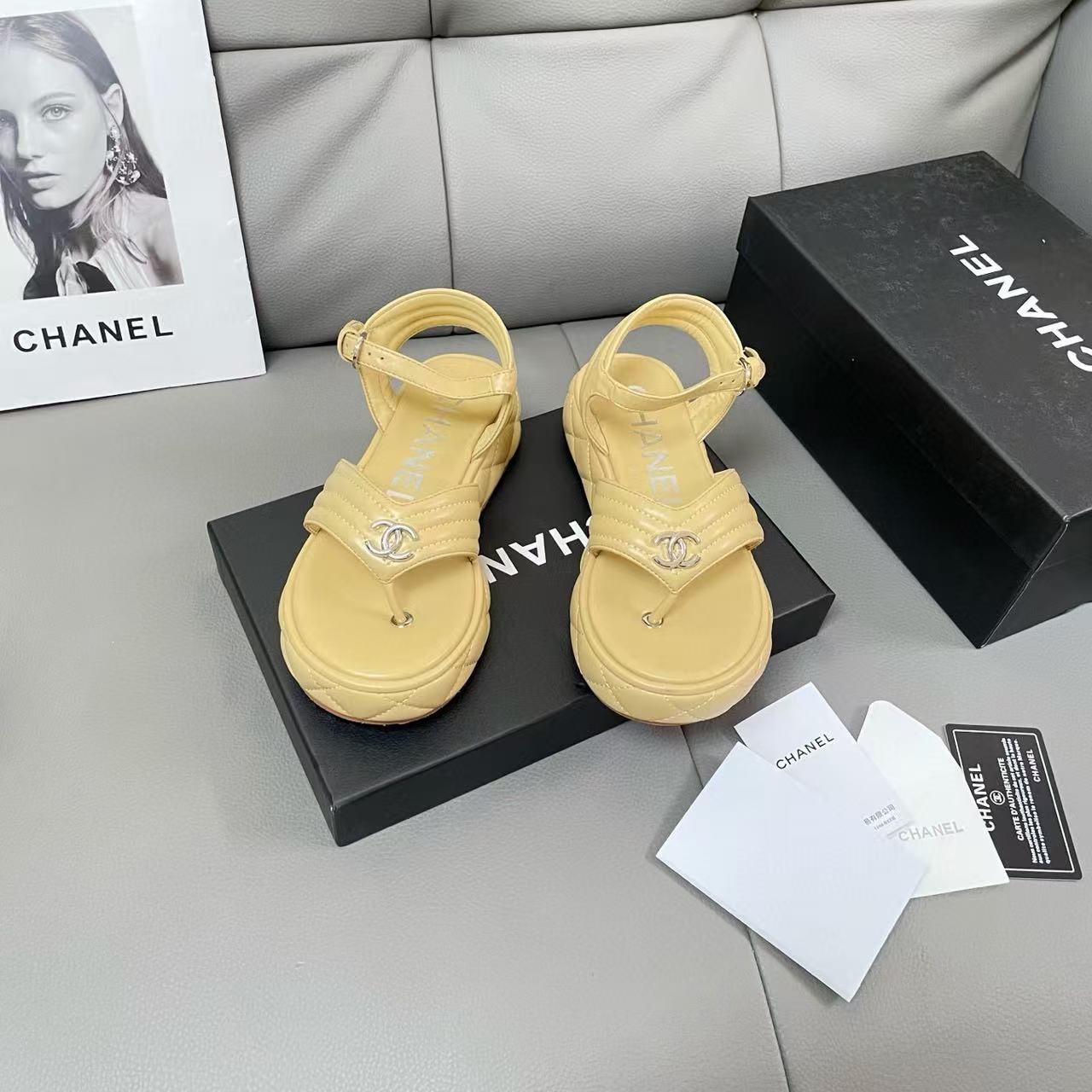 CHANE 1 ダブルC 厚底サンダル【50％割引+送料無料】