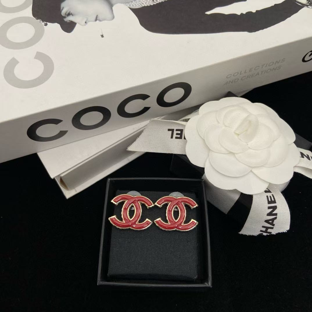 CHANE1 ダブル C レッド スタッド ピアス【 50％割引+送料無料】