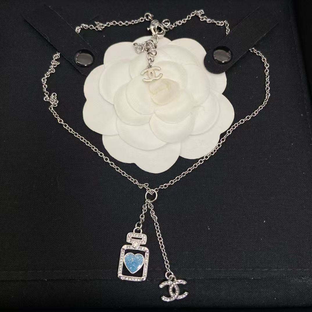 CHANE1 ブルーハート ダブルC ダイヤモンドネックレス【 50％割引+送料無料】