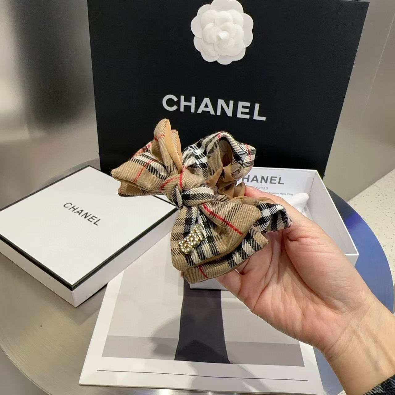 BUR8ERRY チェック柄ヘアタイ【 50％割引+送料無料】